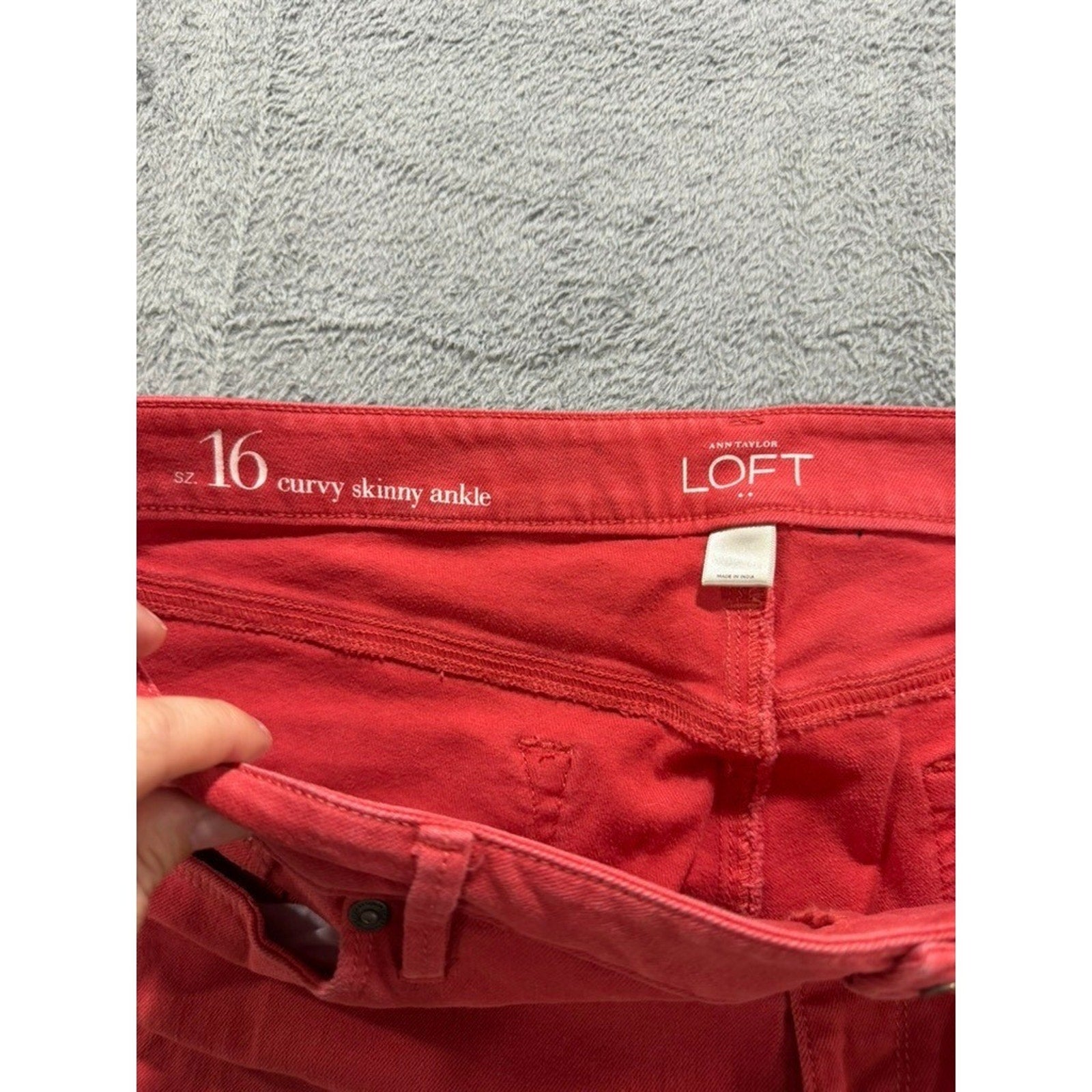 Ann Taylor LOFT Curvy Skinny Ankle Pants Coral Red Size 16 Zipper Hem Stretch