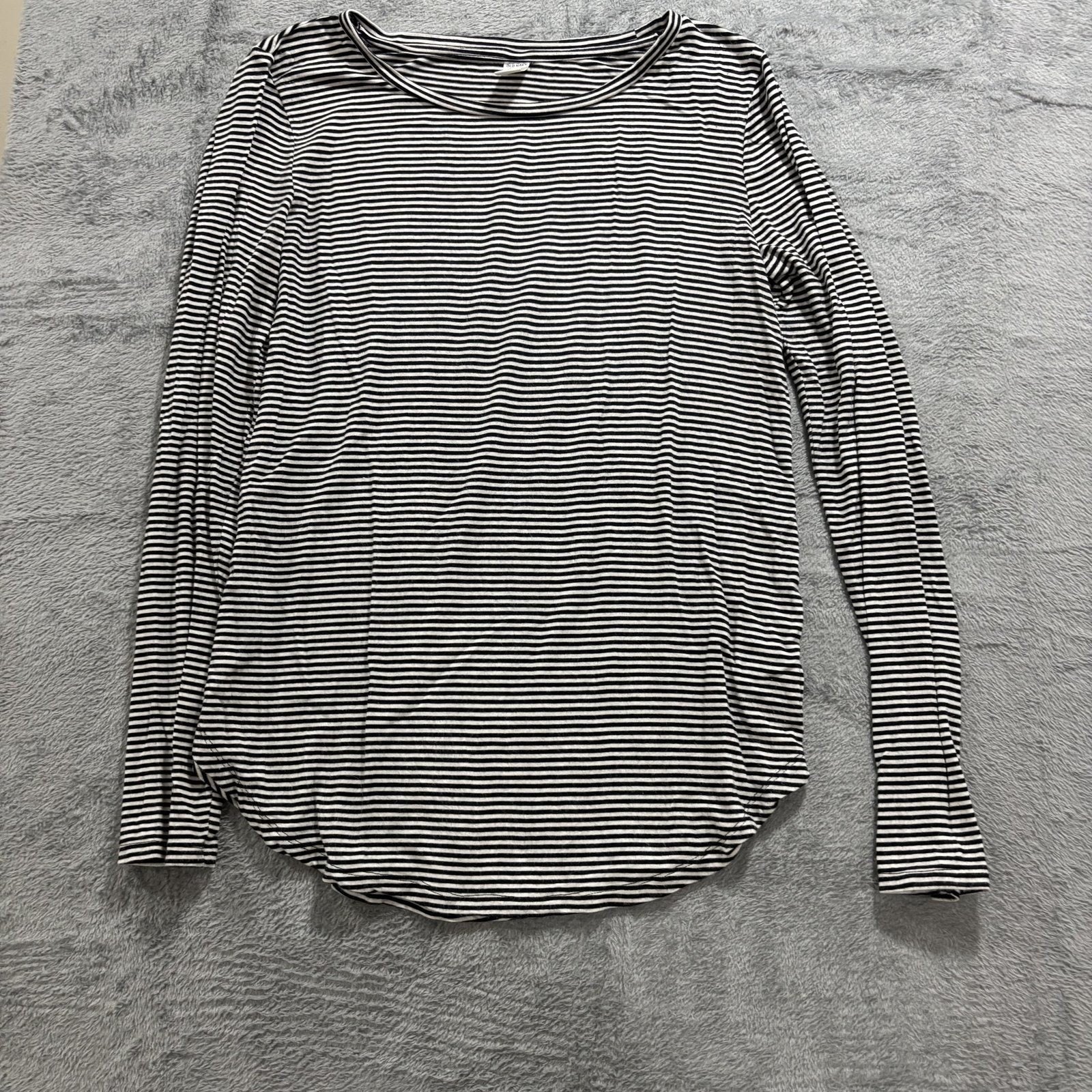 Old Navy Womens M Mustard & Striped Long Sleeve Tee 2pc Bundle Casual