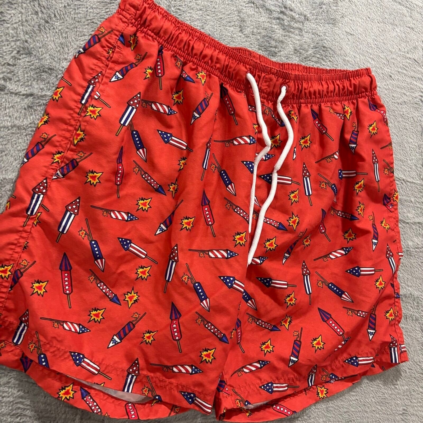 Way To Celebrate! M Red Fireworks Patriotic Swim Trunks Vintage Casual