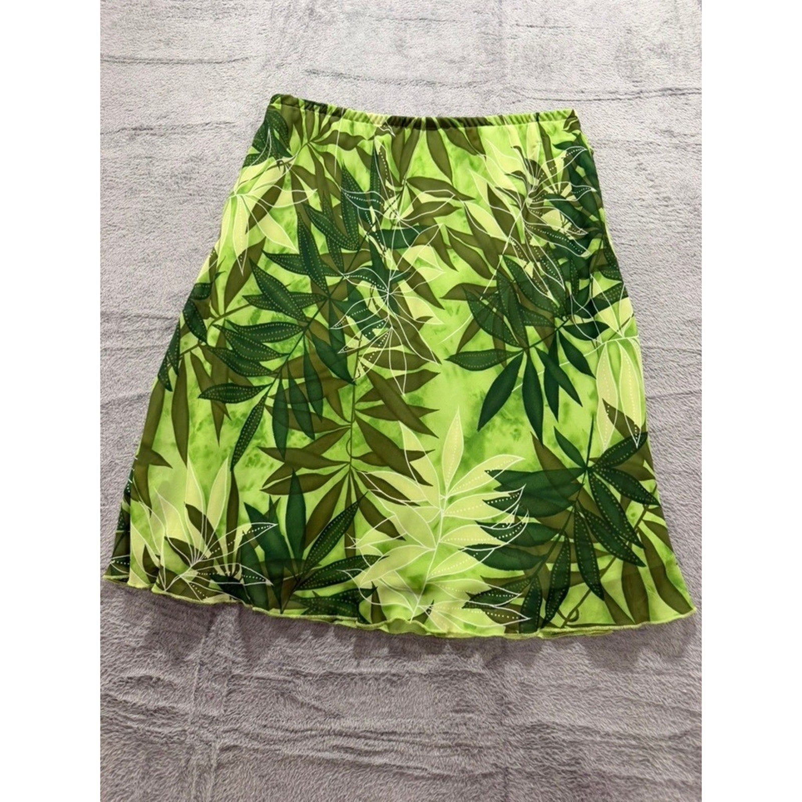 Worthington Green Tropical Leaf Print Ruffle Front Skirt Size 16 Elastic Waist