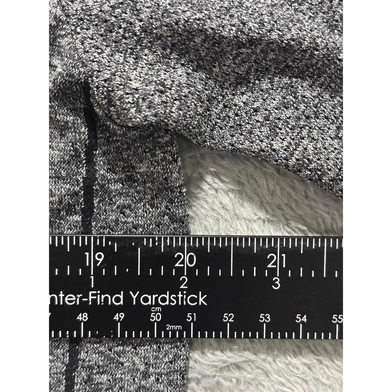 Under Armour Womens XL Gray Long Sleeve V-Neck Athleisure Casual Shirt