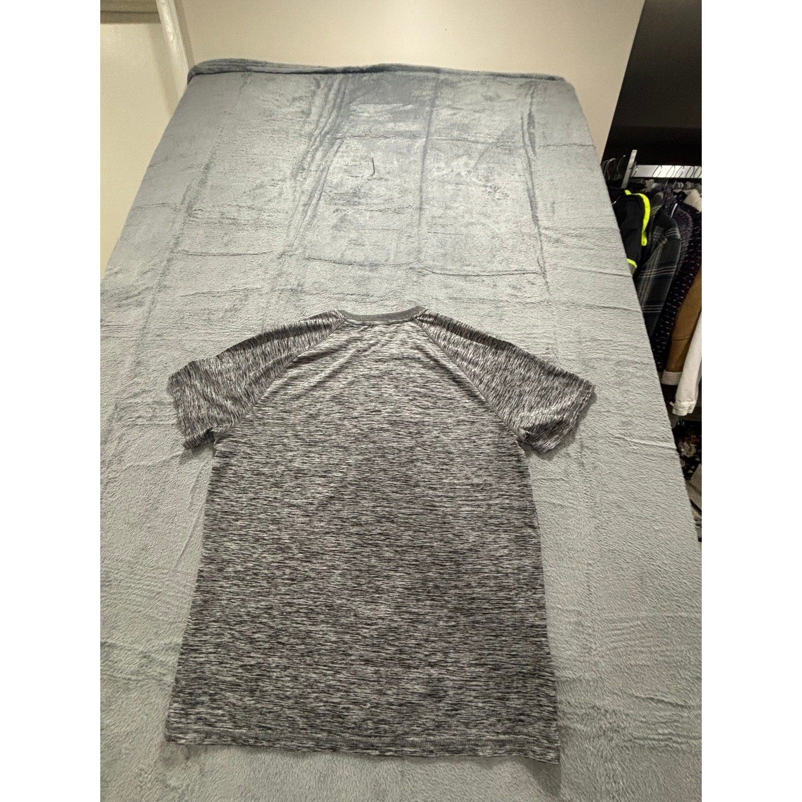 Bass Propel L Gray Performance T-Shirt Womens Athleisure Casual Short Sleeve