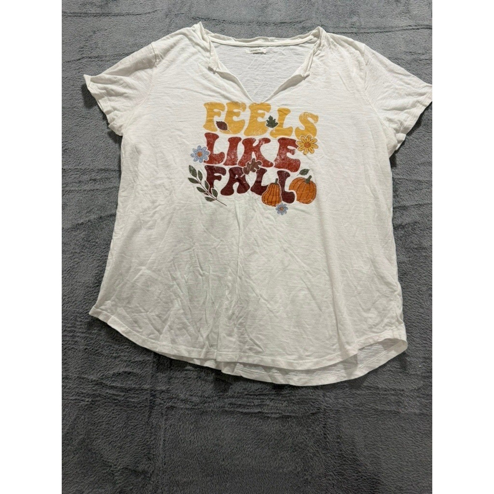Maurices Womens XXL White Feels Like Fall Pumpkin Graphic Split Neck T-Shirt