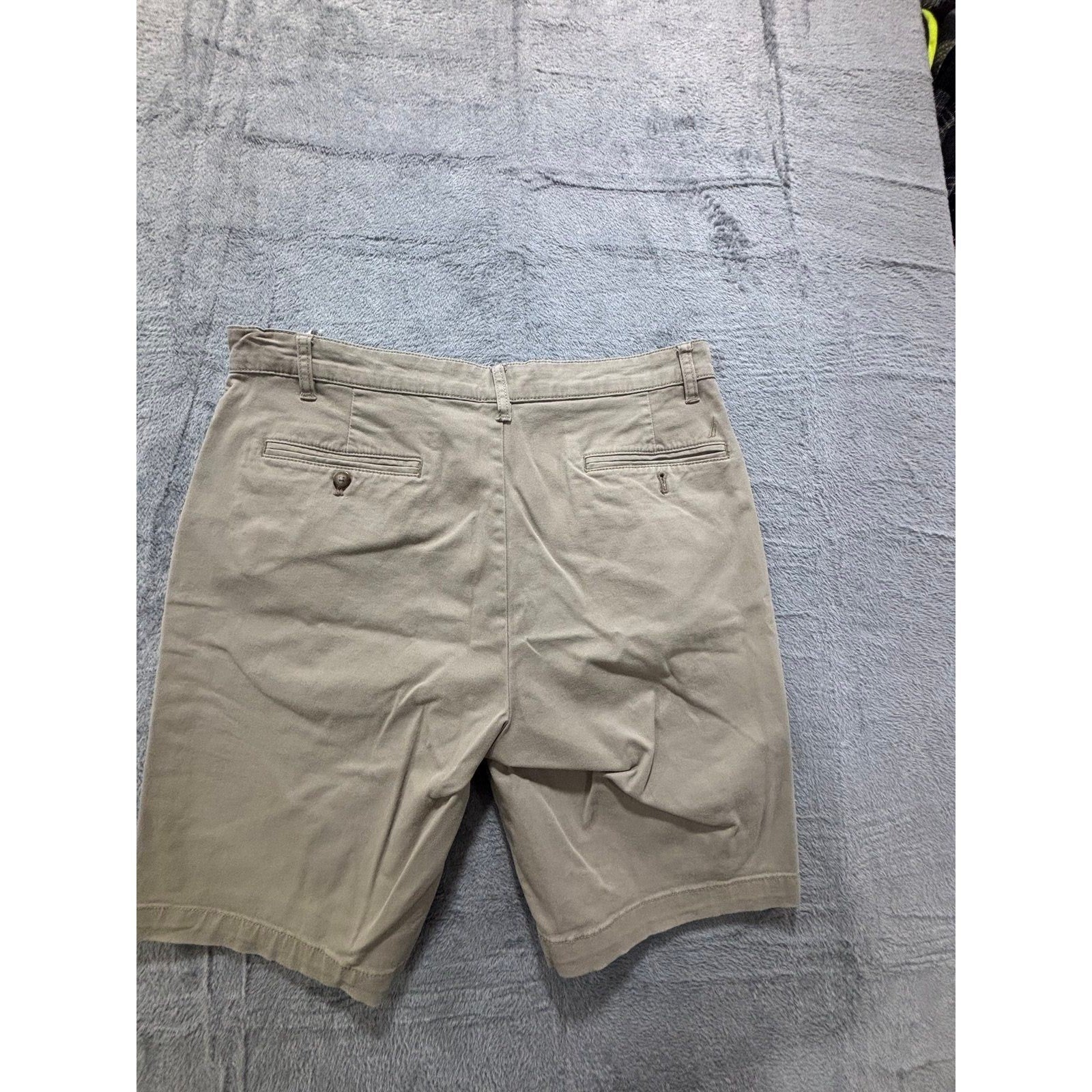 Nautica 34W Tan Chino Shorts Classic Fit Casual Preppy Mens