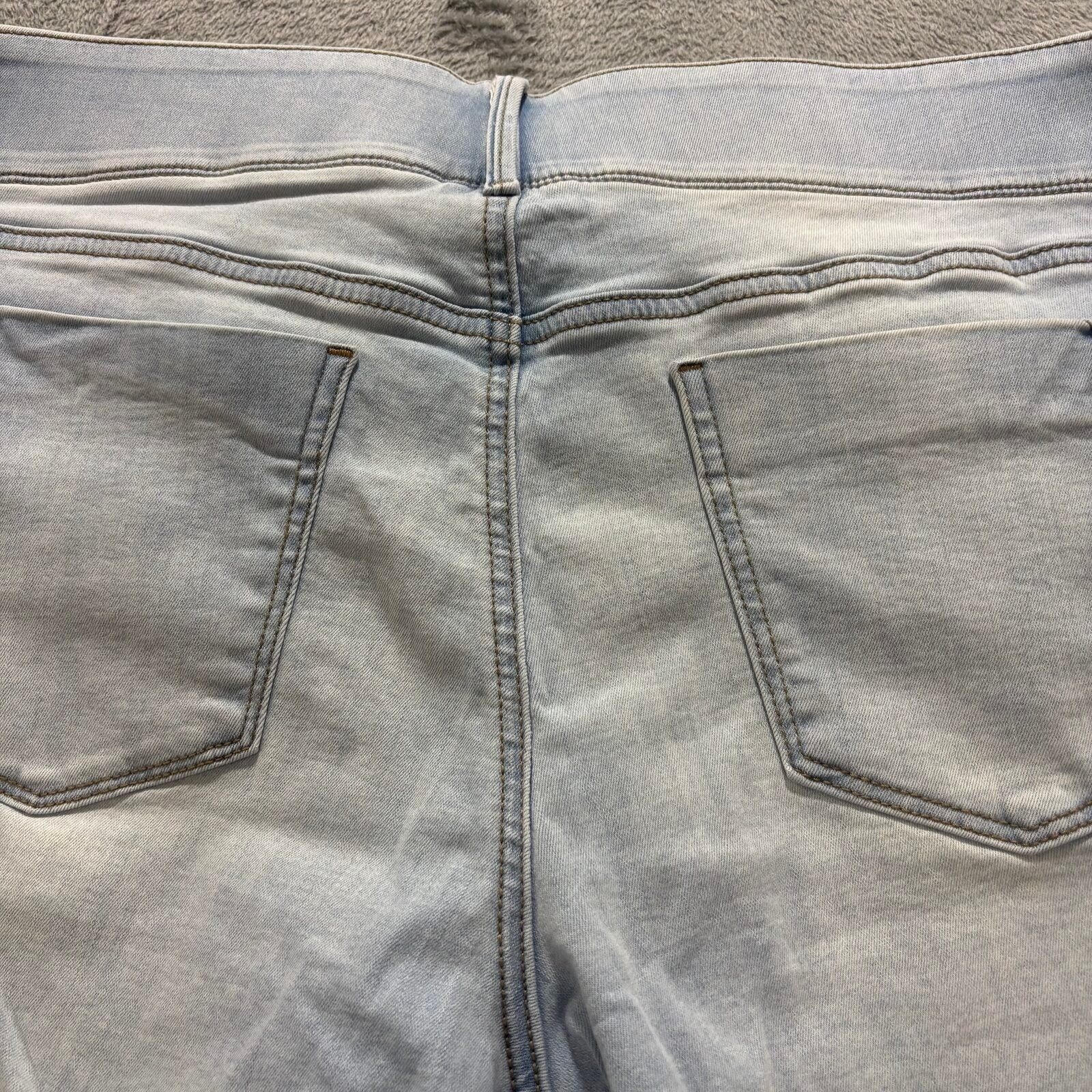Apt. 9 14 Light Wash Blue Womens Bermuda Denim Shorts Casual Summer
