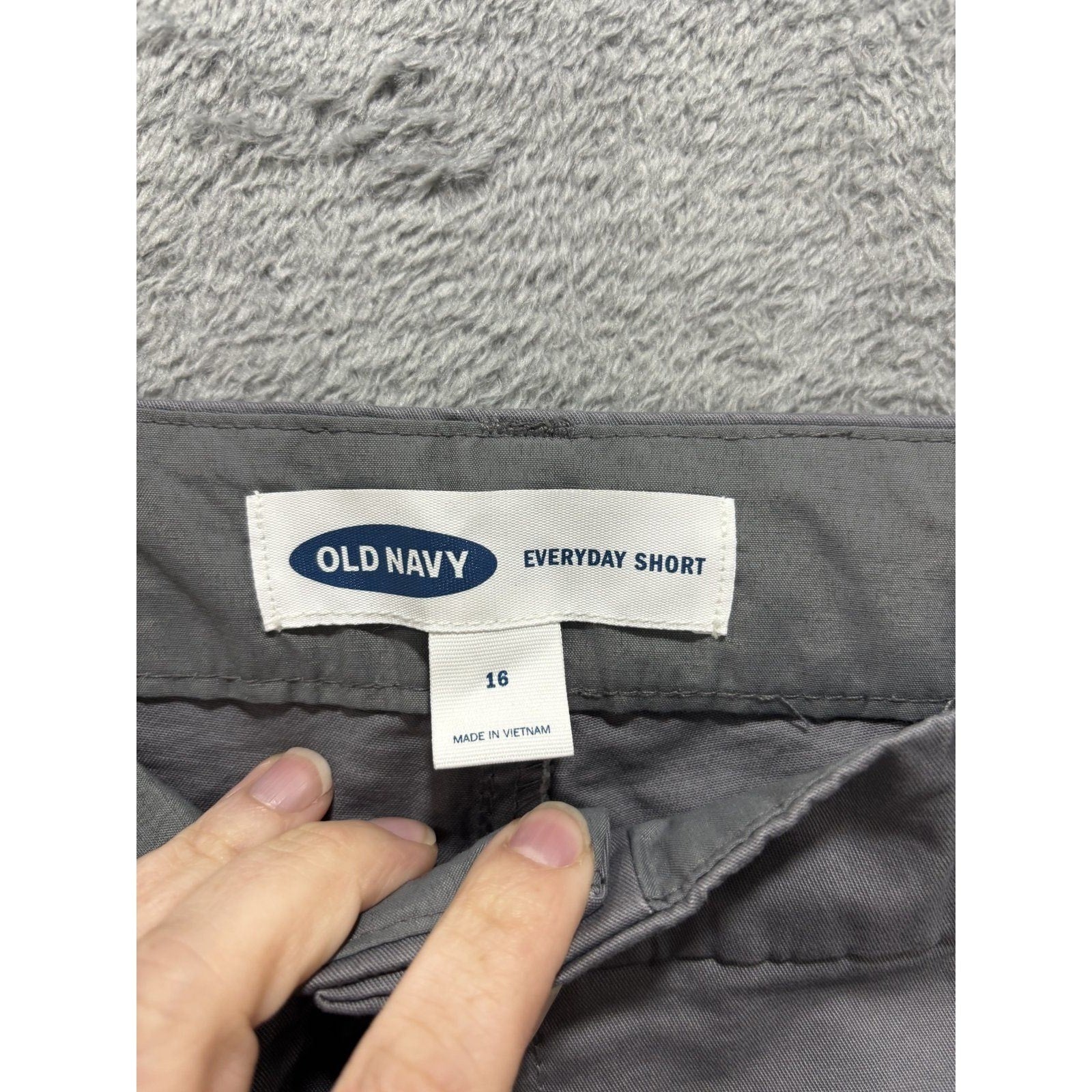 Old Navy 16 Gray Everyday Chino Shorts Womens NWT Coastal Casual Summer Stretch