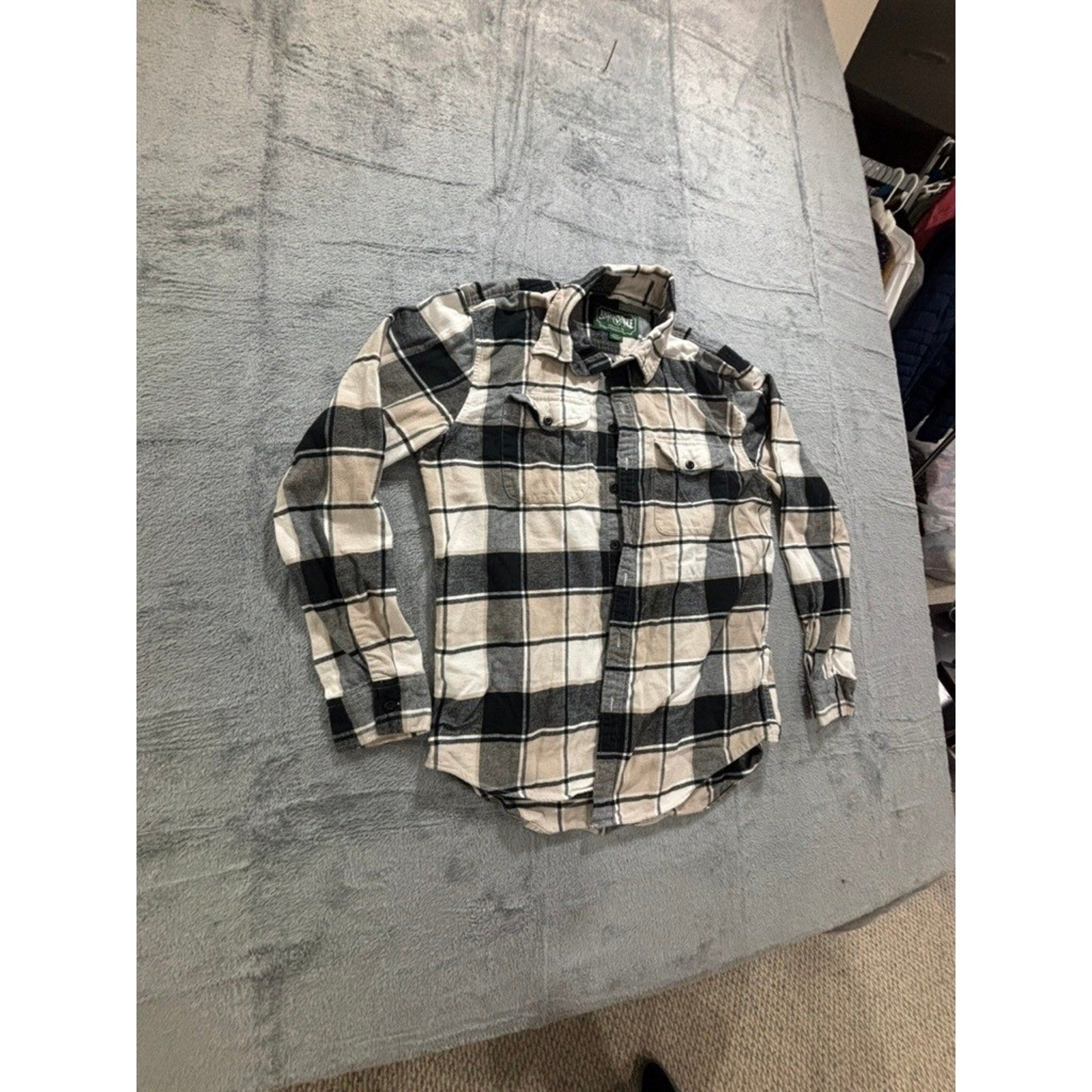 American Eagle M Beige Black Flannel Button Down Shirt Womens Vintage Casual