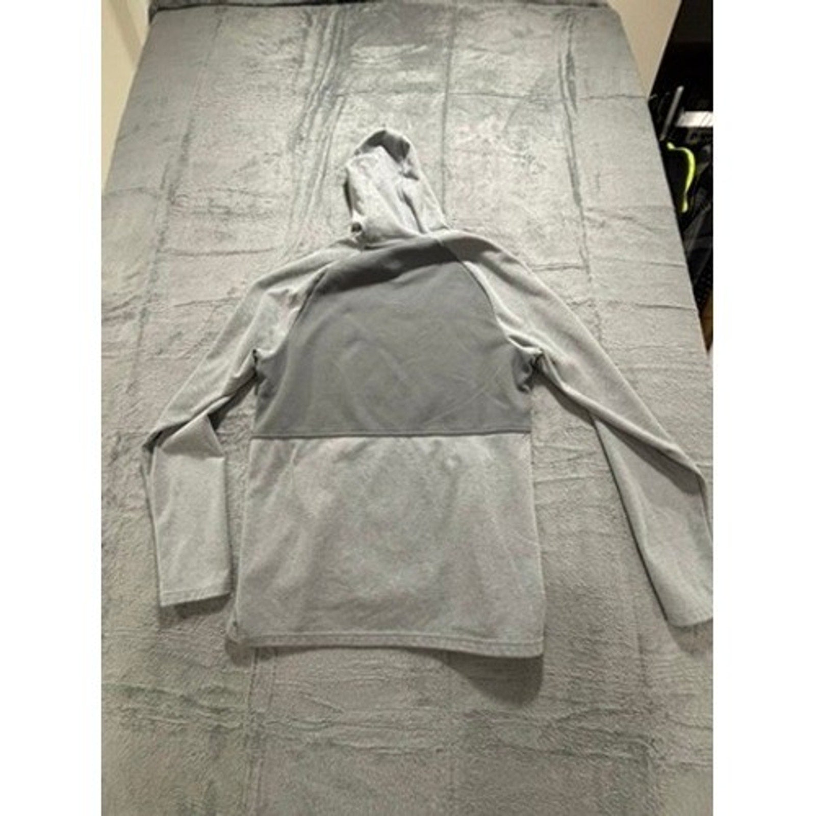 Nike M Gray Therma-FIT Pullover Hoodie Womens Crewneck Swoosh Logo Athleisure