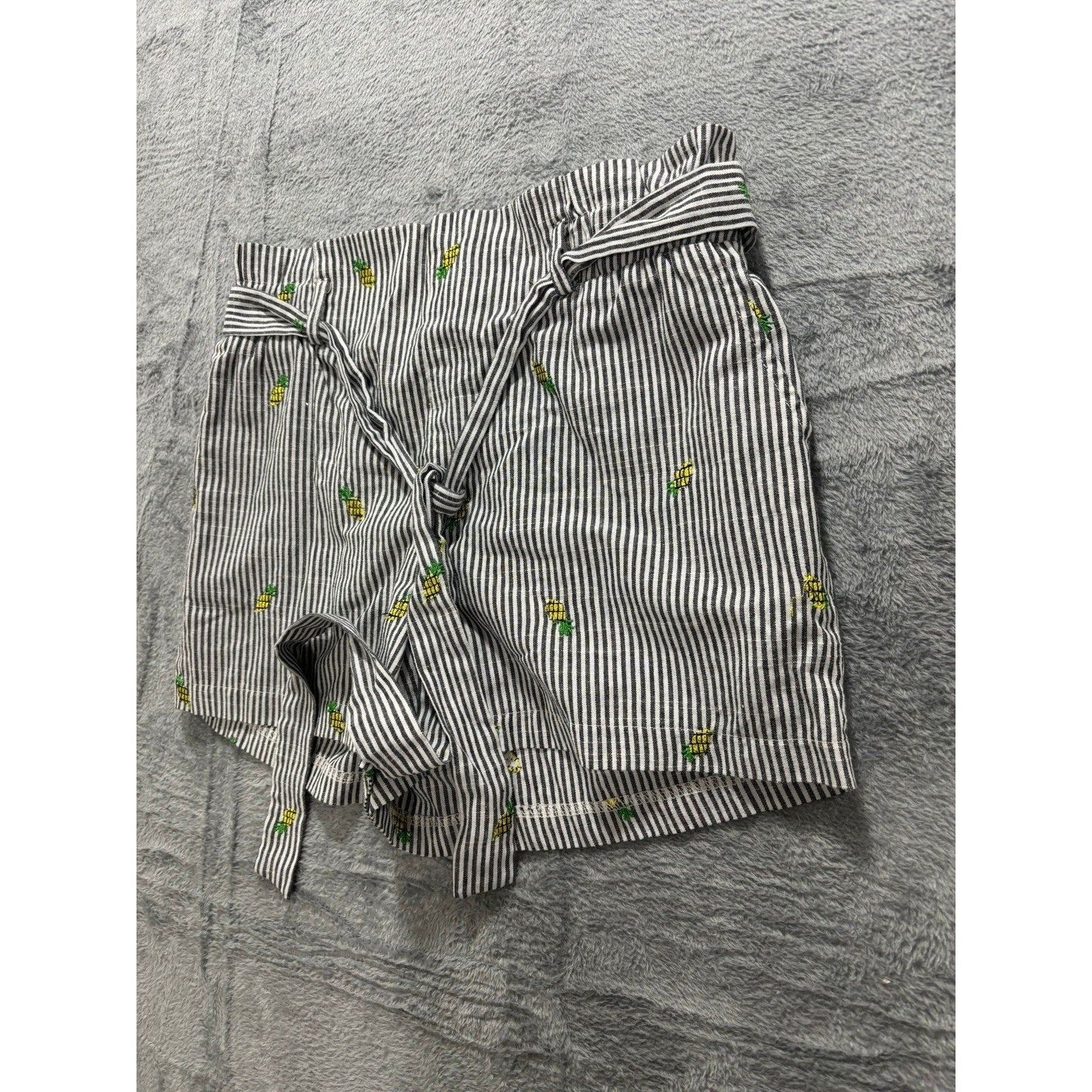 Potter's Pot Shorts Women M Stripe Pineapple Embroidered Tie Waist Summer