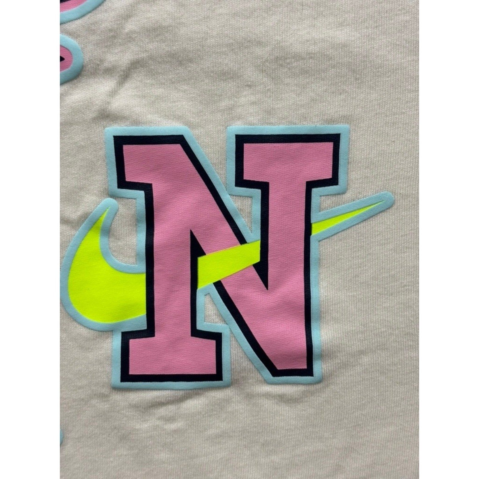 Nike S Cream Graphic T-Shirt Womens Athleisure Casual Short Sleeve Tee