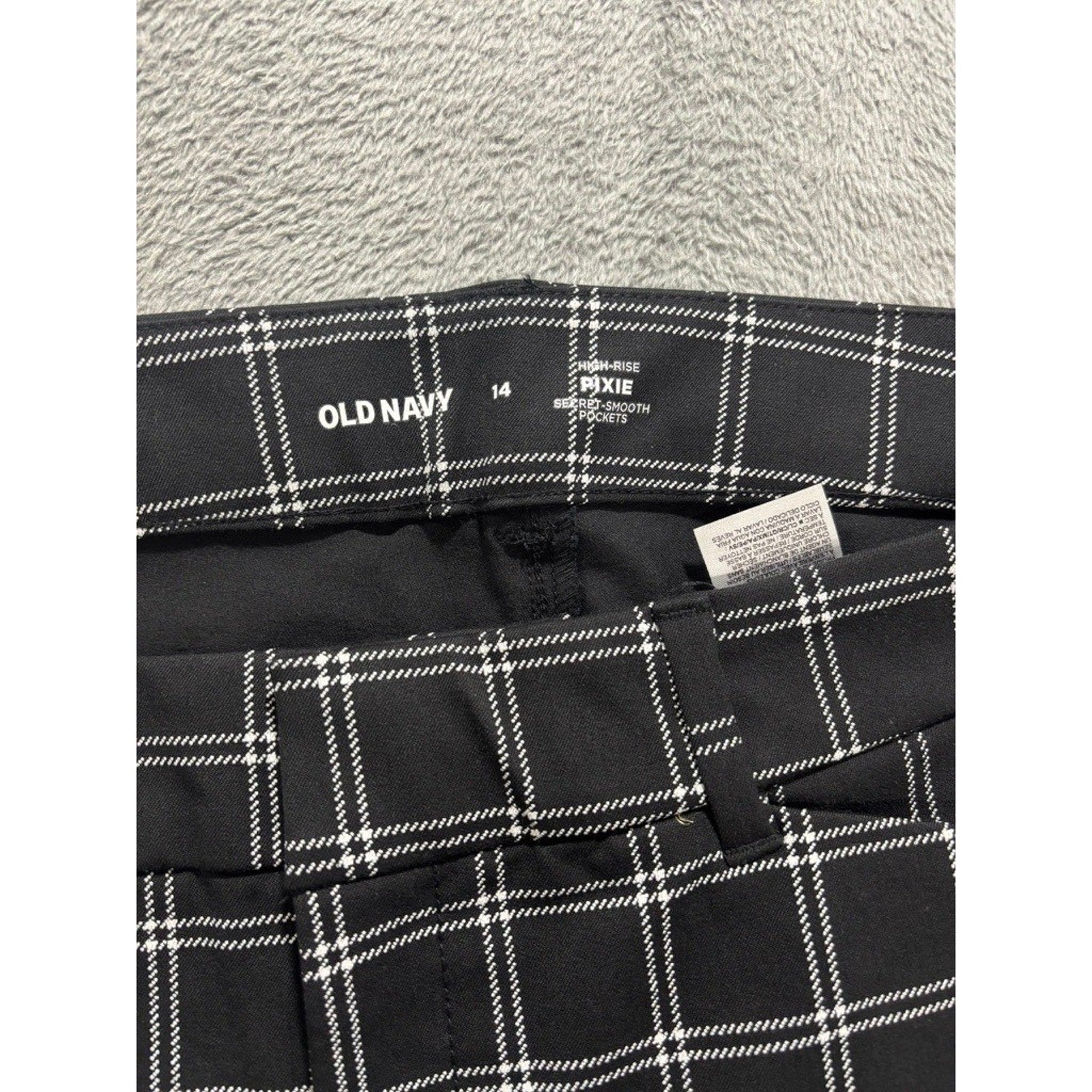 Old Navy Pixie High Rise Ankle Pants Black White Windowpane Plaid Womens 14