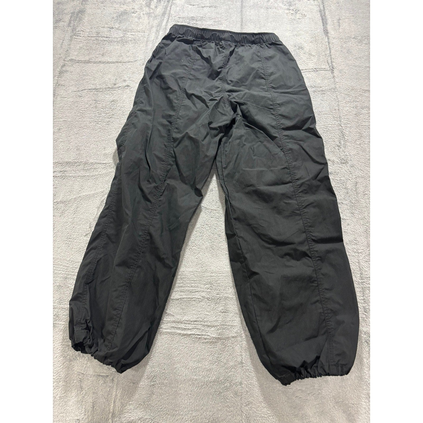 Aritzia TNA Parachute Pants Baggy Joggers Charcoal Grey Elastic Waist Inseam 28