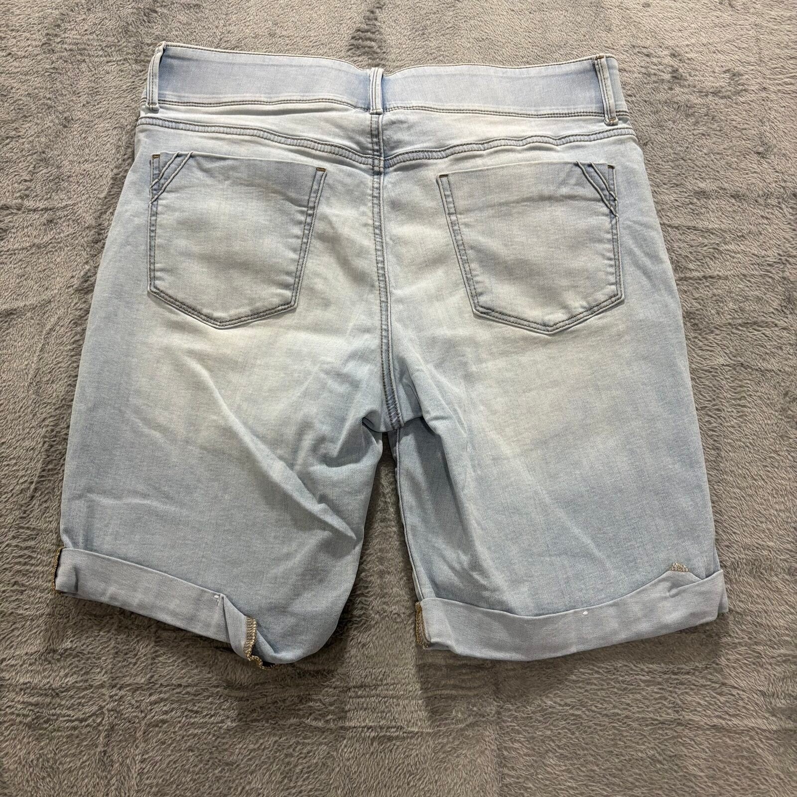 Apt. 9 14 Light Wash Blue Womens Bermuda Denim Shorts Casual Summer