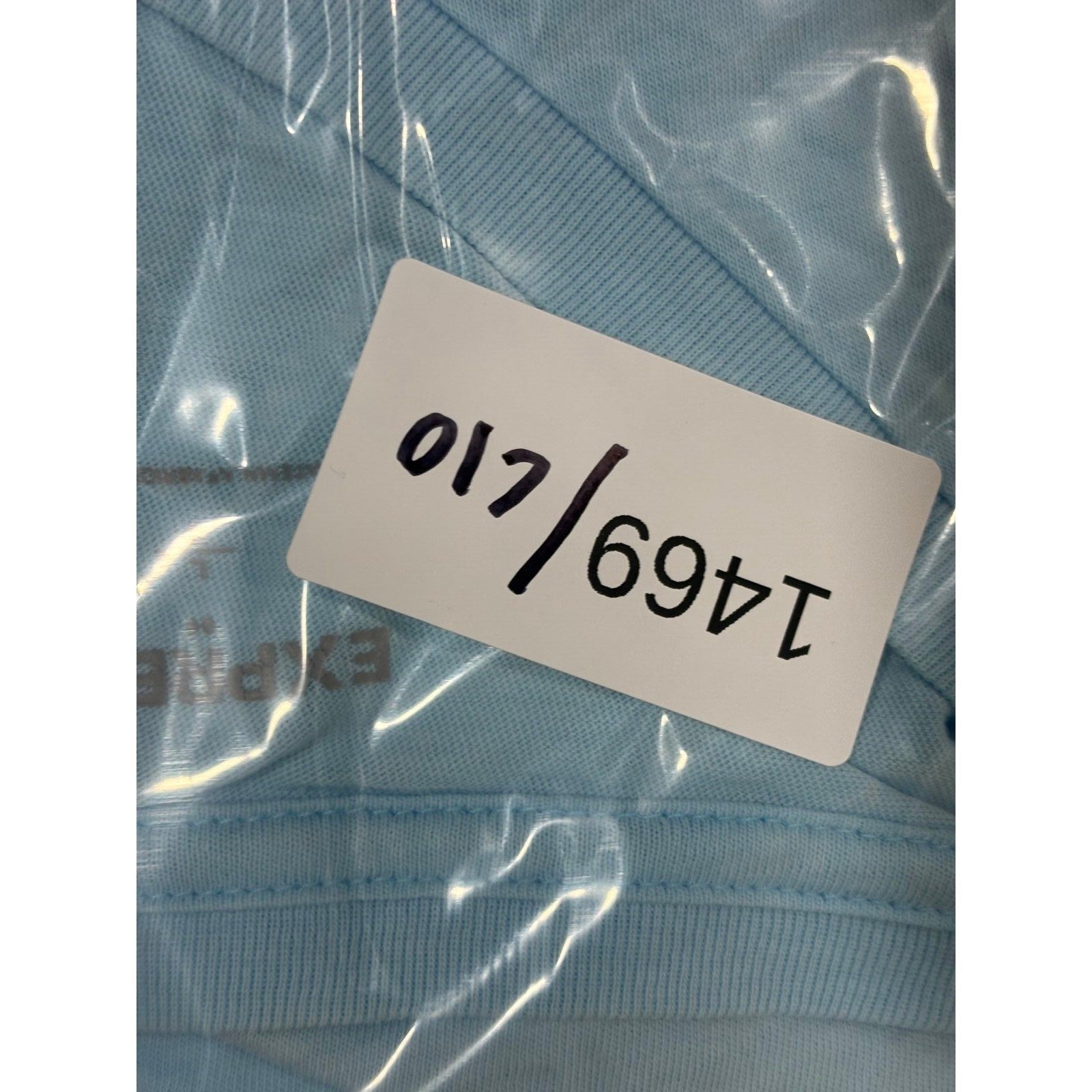 Express L Light Blue V-Neck T-Shirt Mens Casual Minimalist Short Sleeve Tee