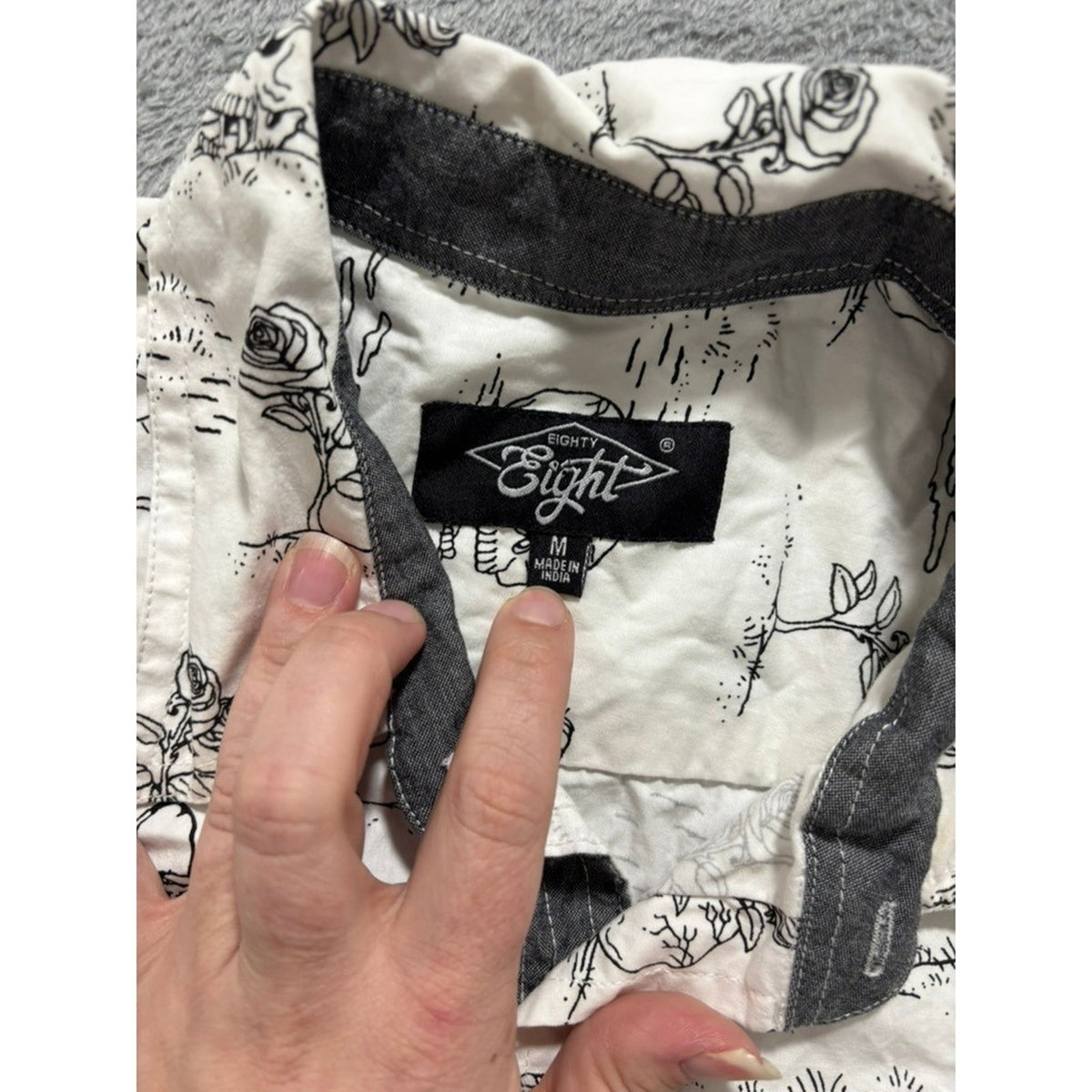 Eighty Eight Button Up Shirt Men Medium White Skull Print Cotton Short Sleeve