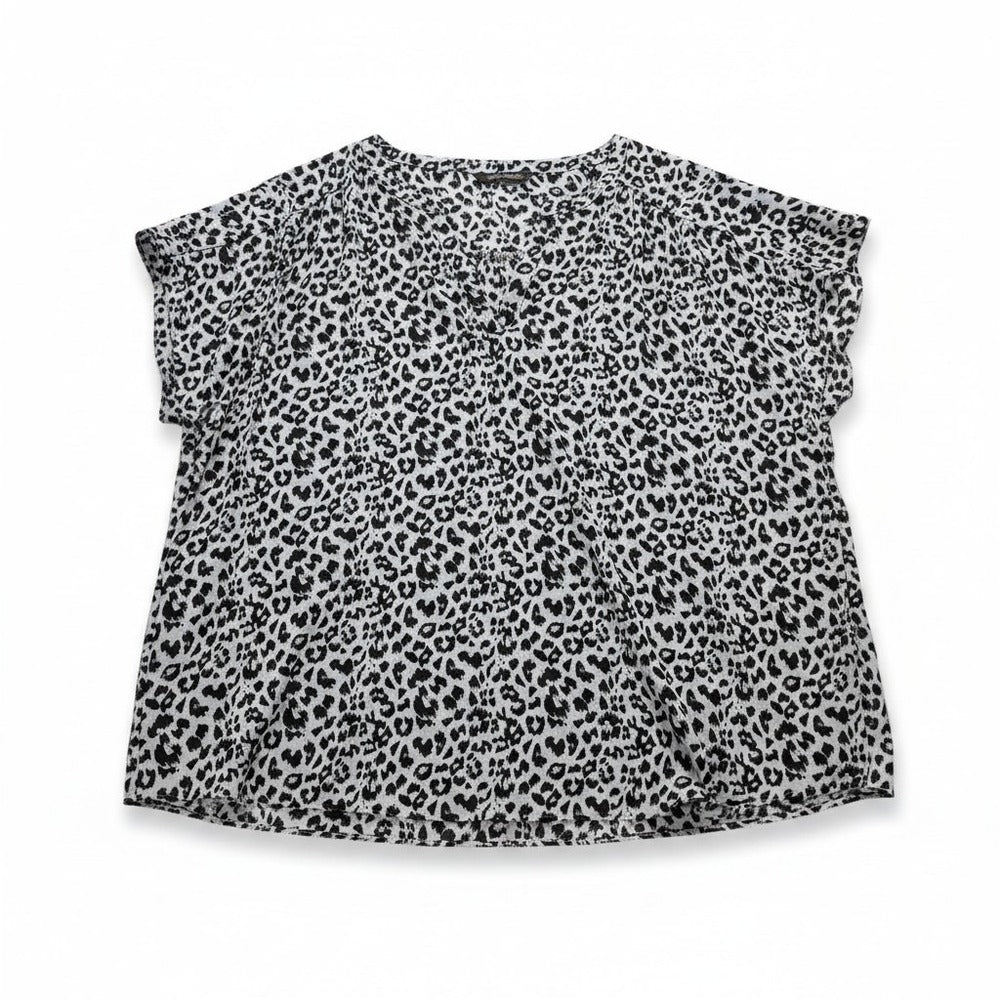 Banana Republic XL Blue Leopard Print Womens Top V-Neck Short Sleeve Casual Cozy