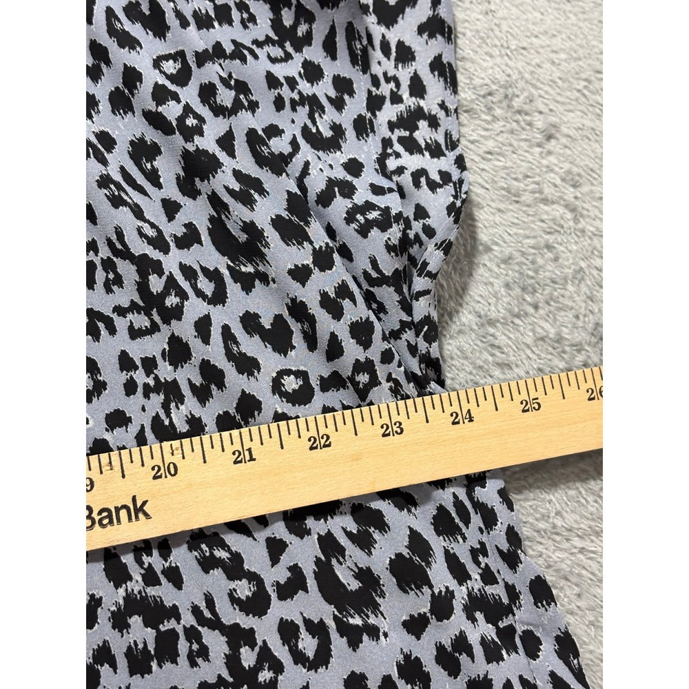 Banana Republic XL Blue Leopard Print Womens Top V-Neck Short Sleeve Casual Cozy
