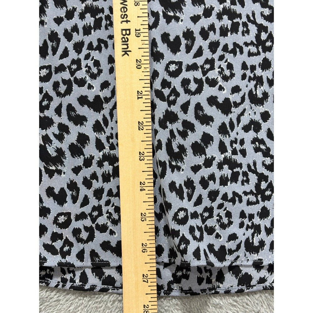Banana Republic XL Blue Leopard Print Womens Top V-Neck Short Sleeve Casual Cozy