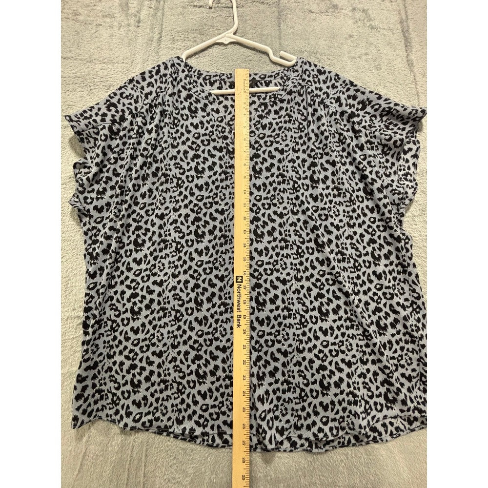 Banana Republic XL Blue Leopard Print Womens Top V-Neck Short Sleeve Casual Cozy