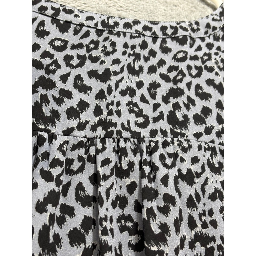 Banana Republic XL Blue Leopard Print Womens Top V-Neck Short Sleeve Casual Cozy