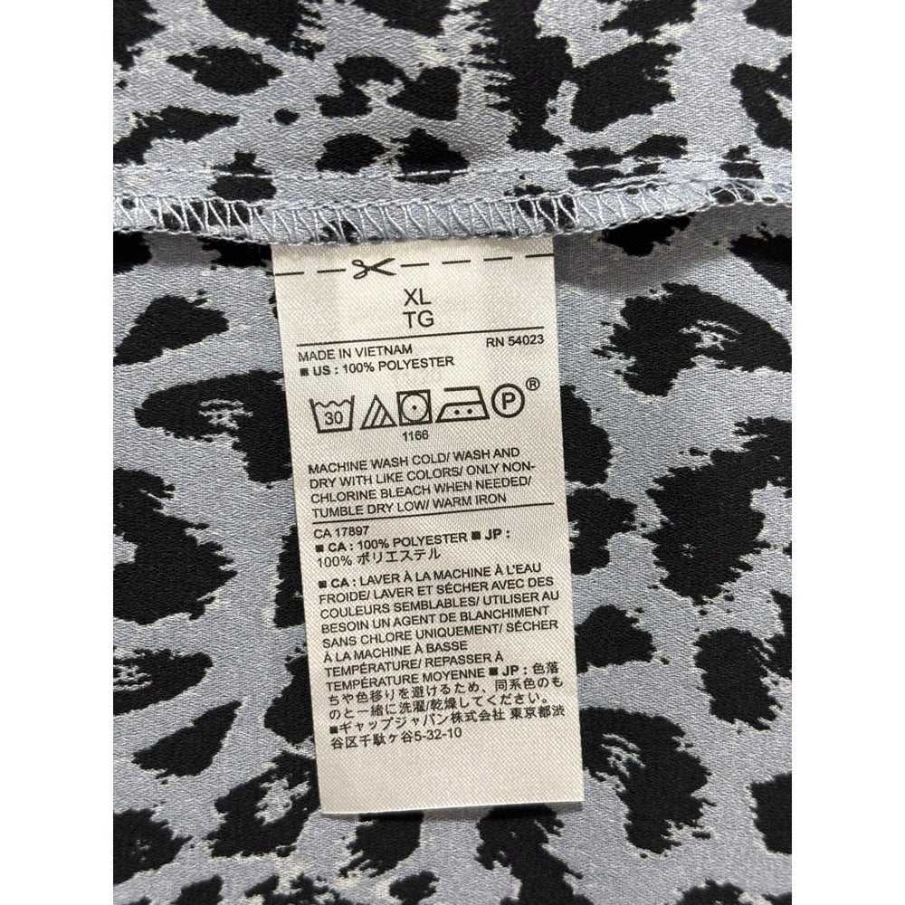 Banana Republic XL Blue Leopard Print Womens Top V-Neck Short Sleeve Casual Cozy