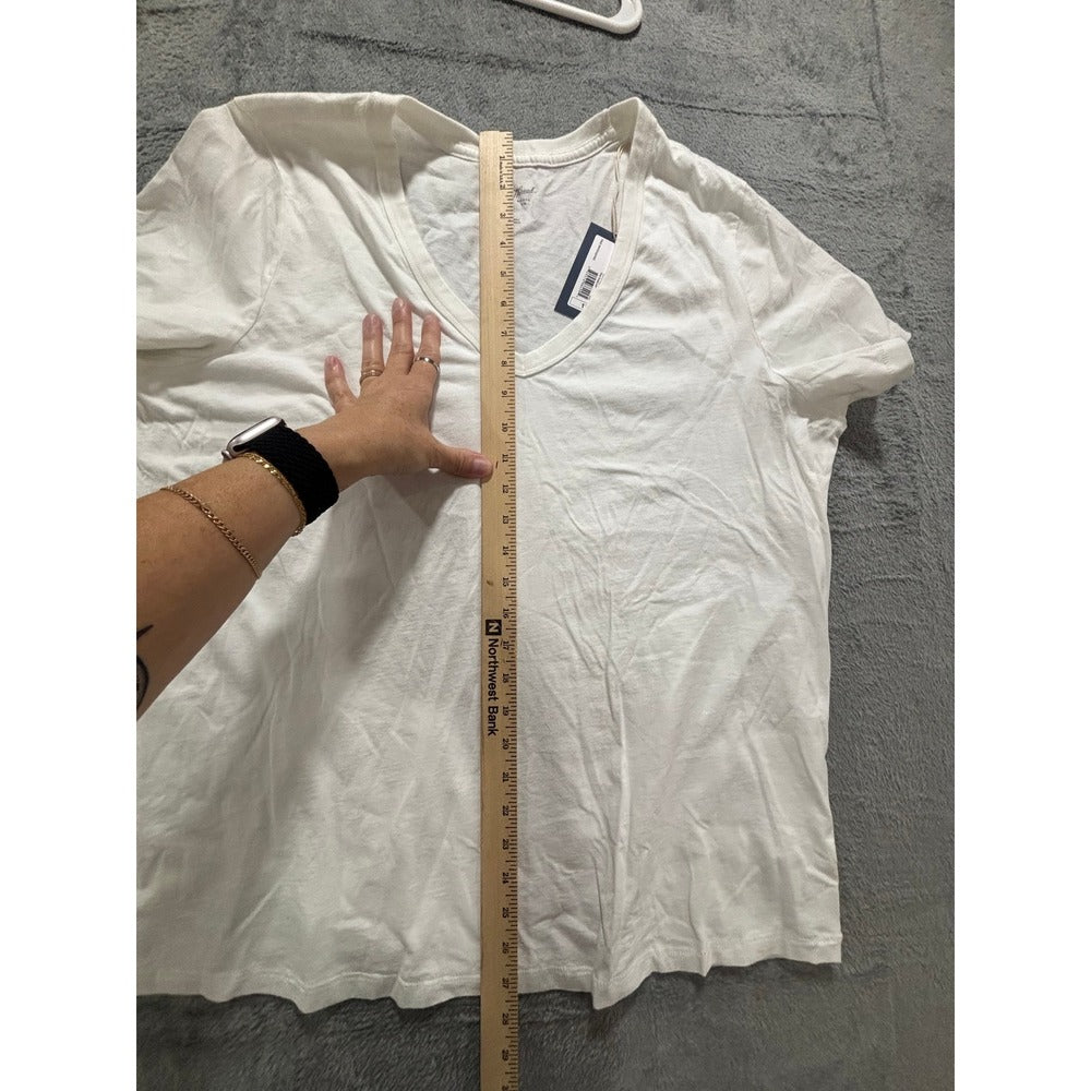Universal Thread 1X White Womens V-Neck T-Shirt Casual Minimalist Cotton Tee