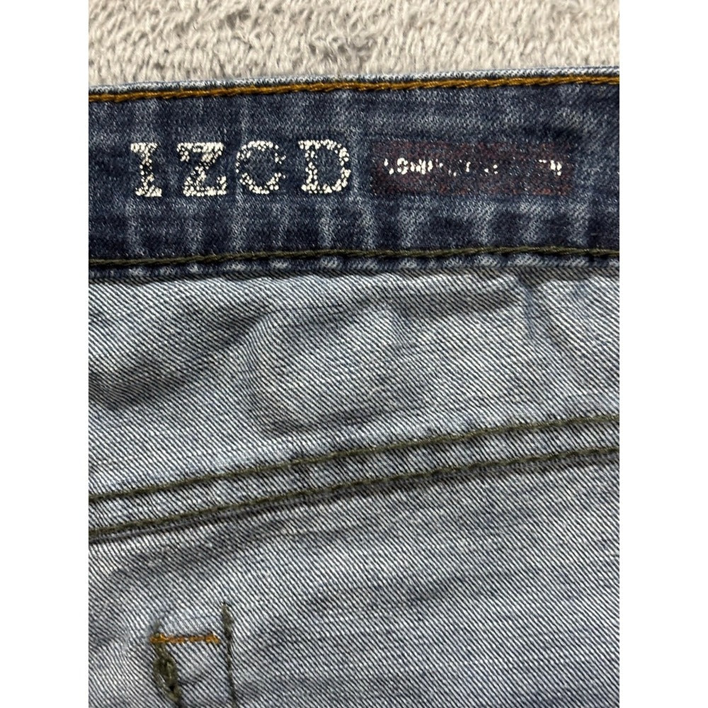 IZOD 38x30 Medium Wash Blue Straight Leg Jeans Mens Casual Preppy Classic Denim