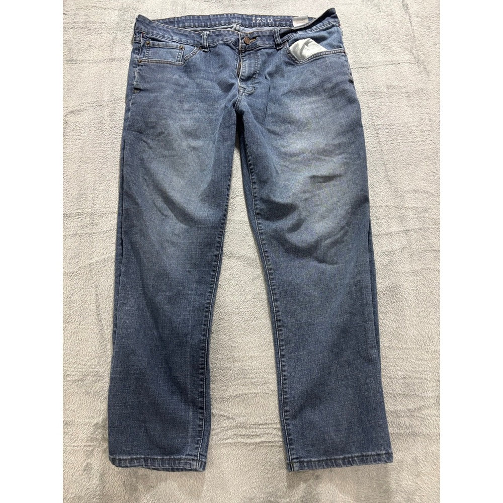 IZOD 38x30 Medium Wash Blue Straight Leg Jeans Mens Casual Preppy Classic Denim
