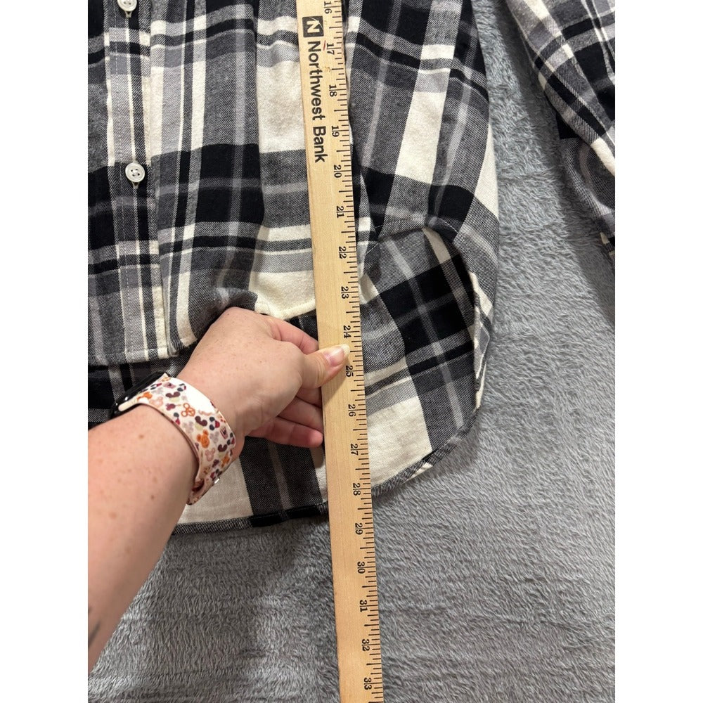 Old Navy M Womens Black White Plaid Flannel Shirt Casual Cozy Button Down