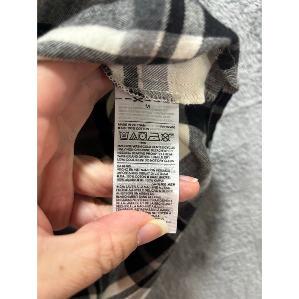 Old Navy M Womens Black White Plaid Flannel Shirt Casual Cozy Button Down
