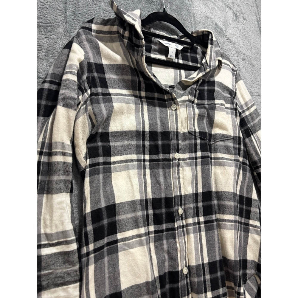 Old Navy M Womens Black White Plaid Flannel Shirt Casual Cozy Button Down