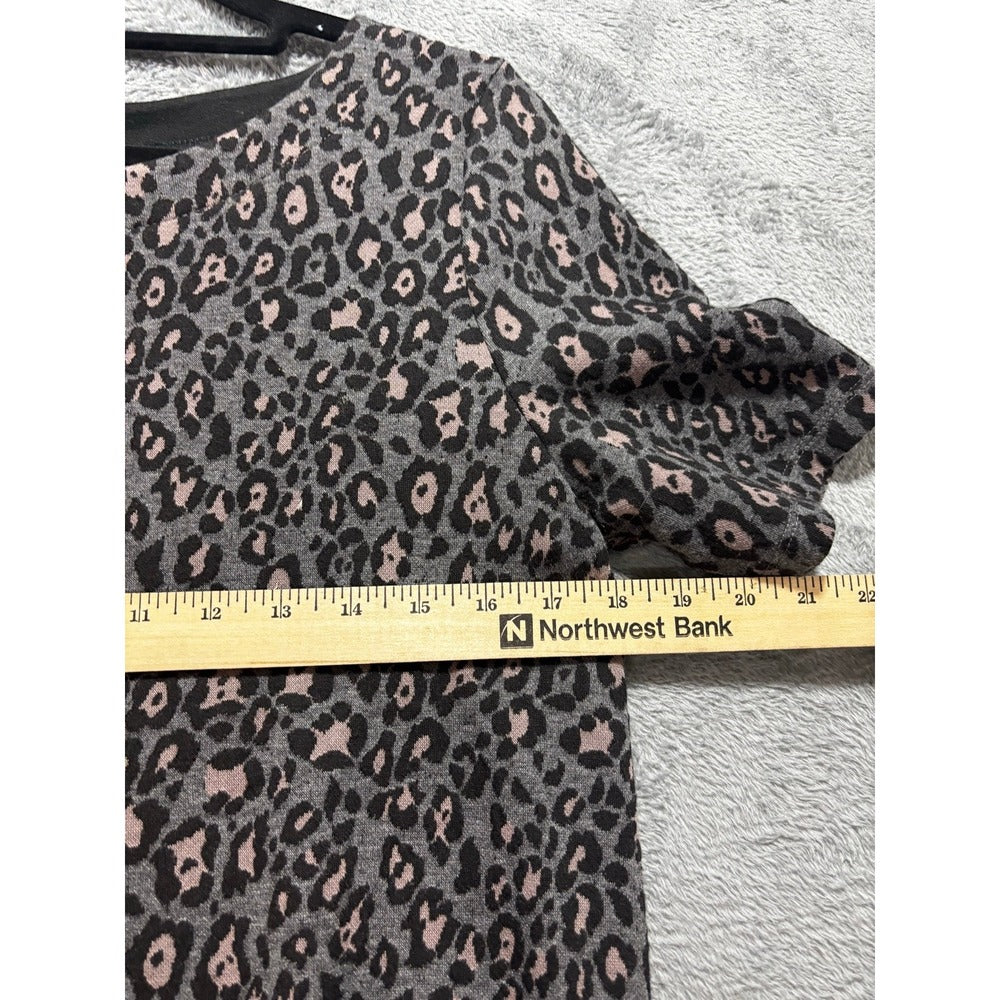 LOFT Womens S Gray Leopard Print Short Sleeve Blouse Top Casual Preppy Cozy