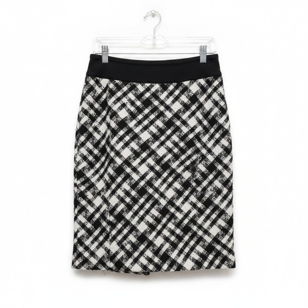 My Second Story White House Black Market black and white tweed pencil skirt in a wool blend with a fitted waistband.