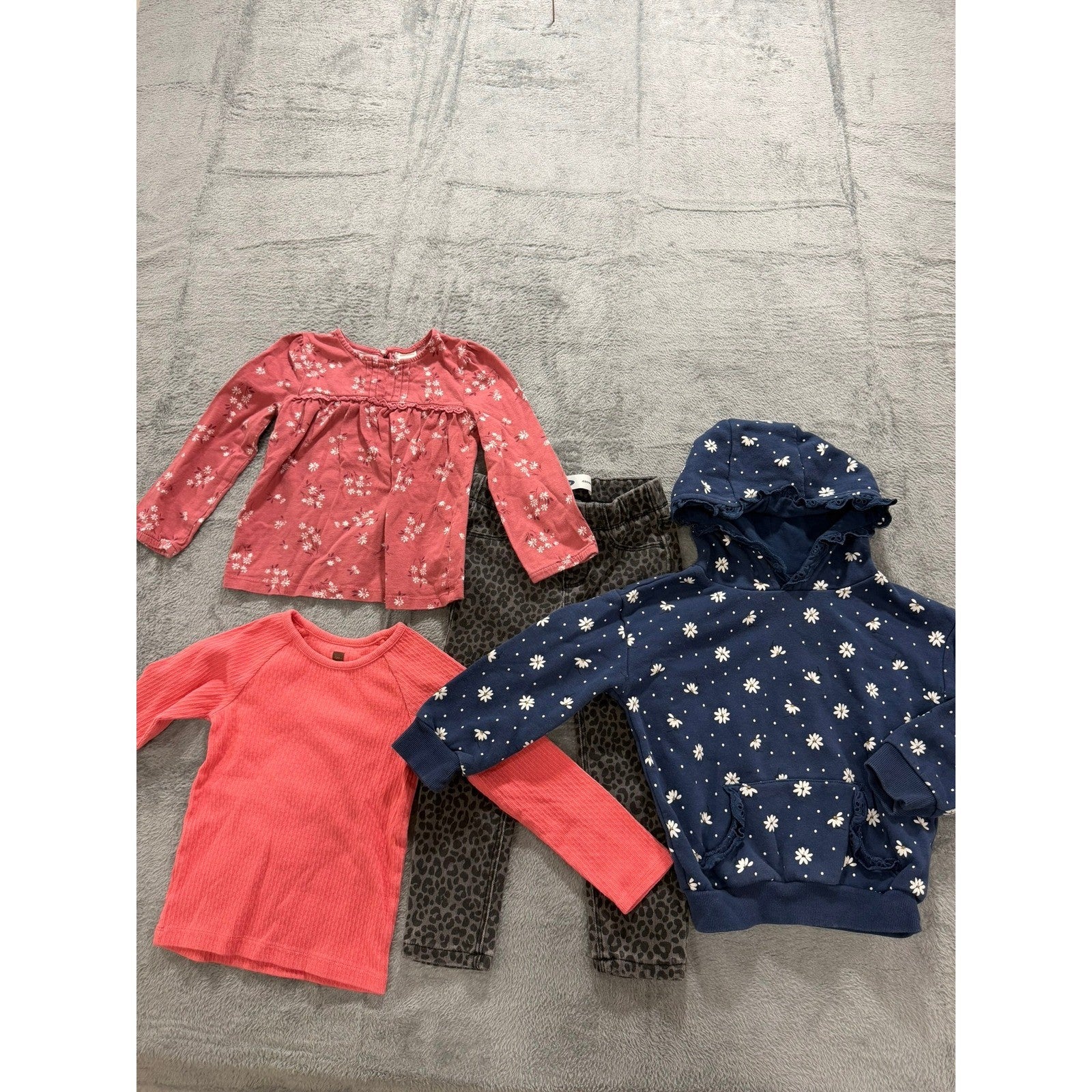 Girl 4pc Clothing Lot 3T OshKosh Tea Collection Old Navy Primark Hoodie Jeggings
