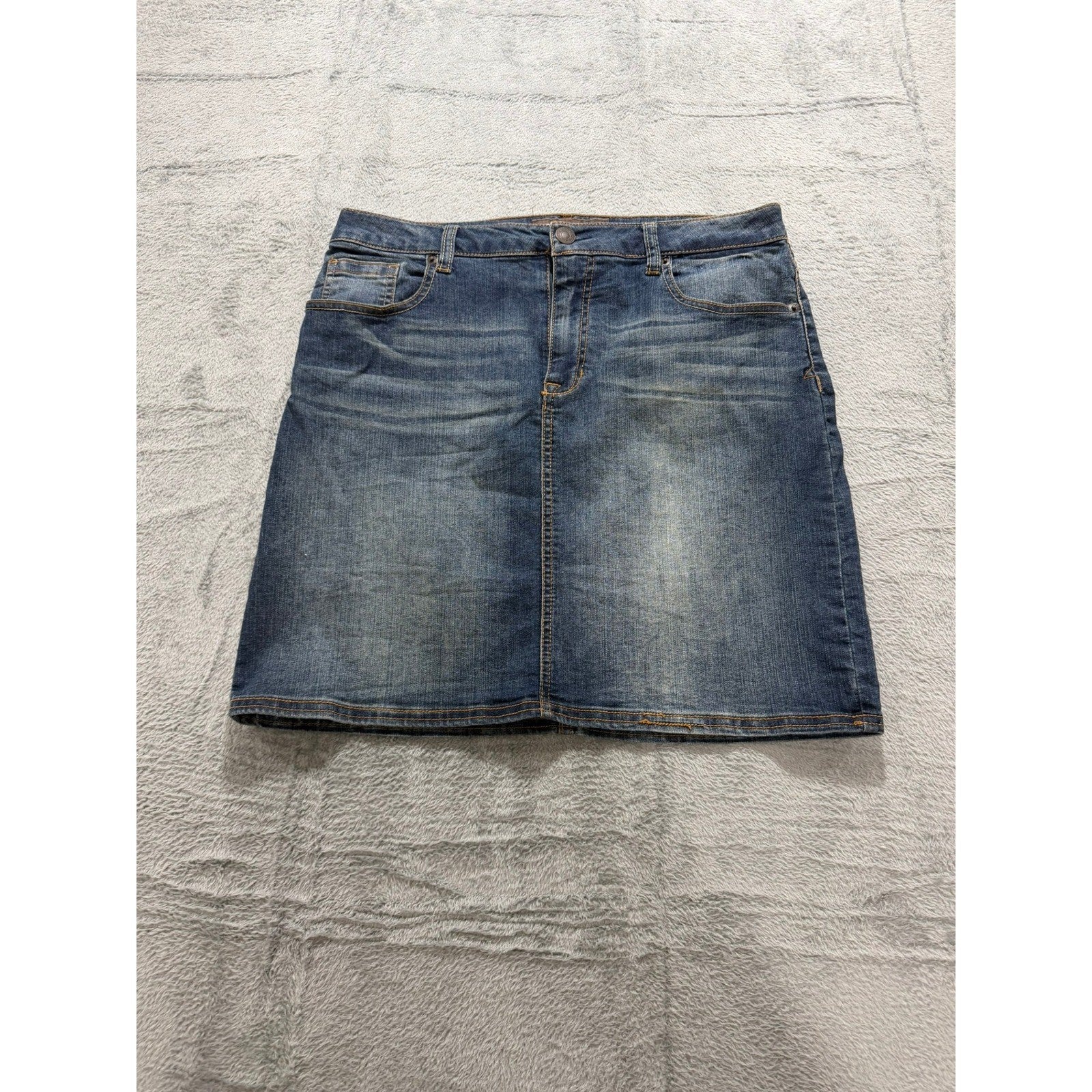 Bit & Bridle Womens Denim Mini Skirt Medium Wash Stretch Size 10 Blue 5-Pocket