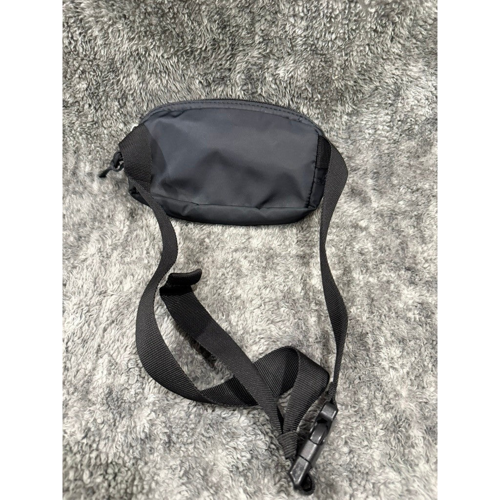 GapFit Mens Womens Black Belt Bag Fanny Pack Adjustable Strap Zippered Waist Bag